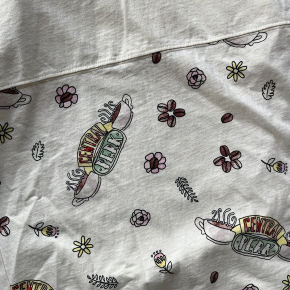 Exclusive Friends Central Perk Studio Tour Spirit Jersey Size XS - Picture 3 of 7